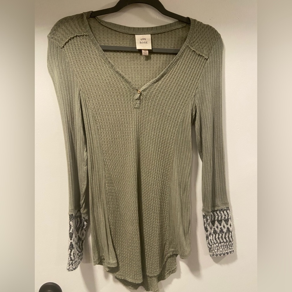 Adorable long sleeve top